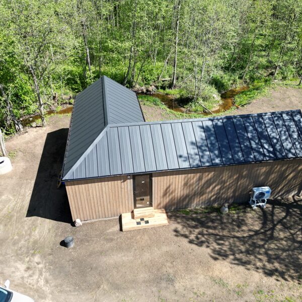 L formos karkasinis loftas – viršutinis vaizdas su antruoju įėjimu